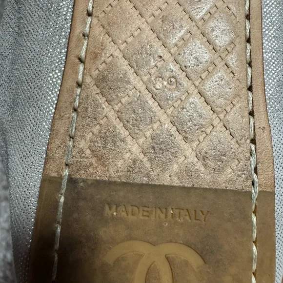 Chanel Cream Flats with Bow Detail - Picture 8 of 8